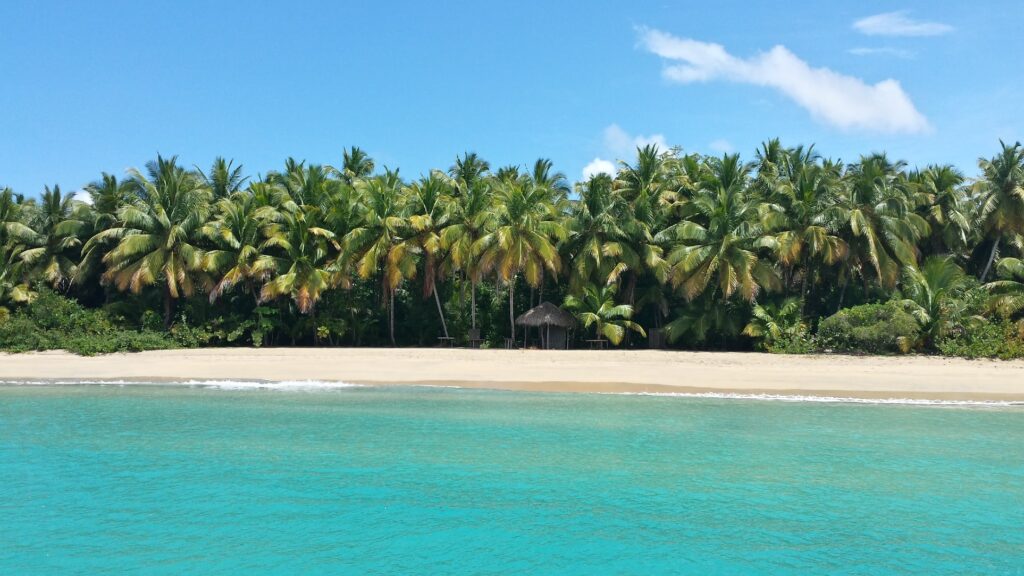 Playa Esmeralda, Miches