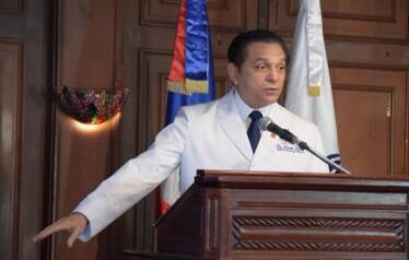 Salud Pública monitorea viajeros de países con Ómicron