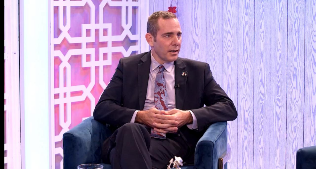 Cónsul William Swaney afirma que a principio de 2022 estarán abiertos todos los servicios consulares limitados temporalmente