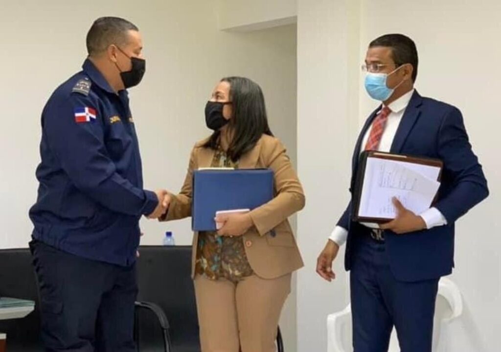 Mesa de trabajo autoridades de Verón