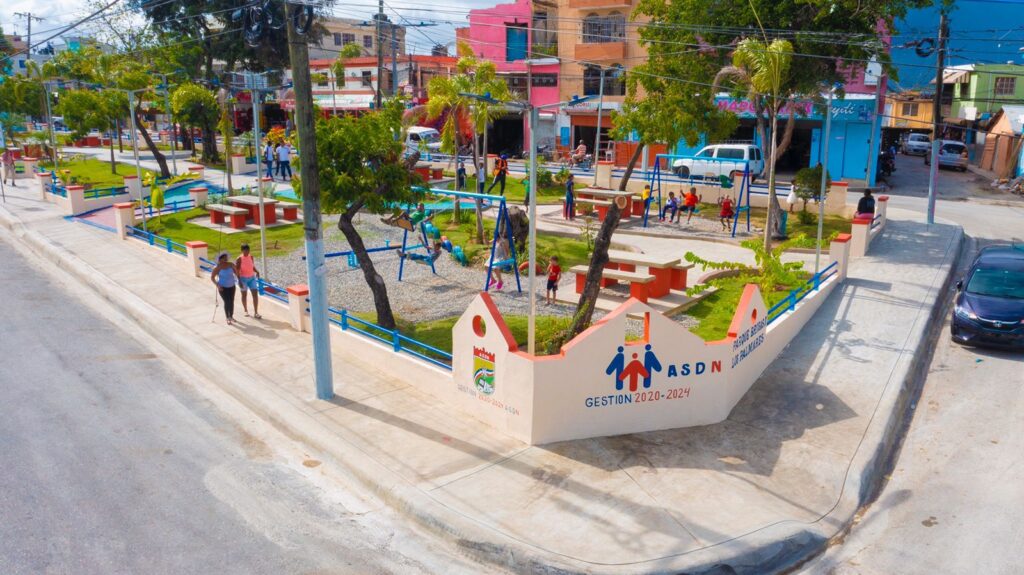 Parque Ayuntamiento Sto. Dgo. Norte
