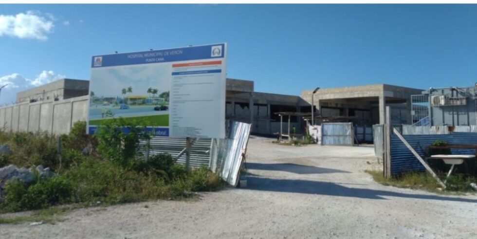 El lunes continúa la construcción del hospital de Verón-Punta Cana Informa ministro de vivienda