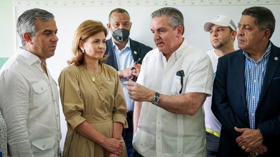 Vicepresidenta Raquel Peña con Neney Cabrera