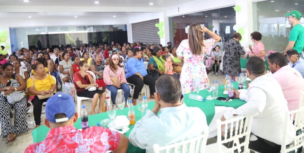 Reunión Fuerza del Pueblo en Verón