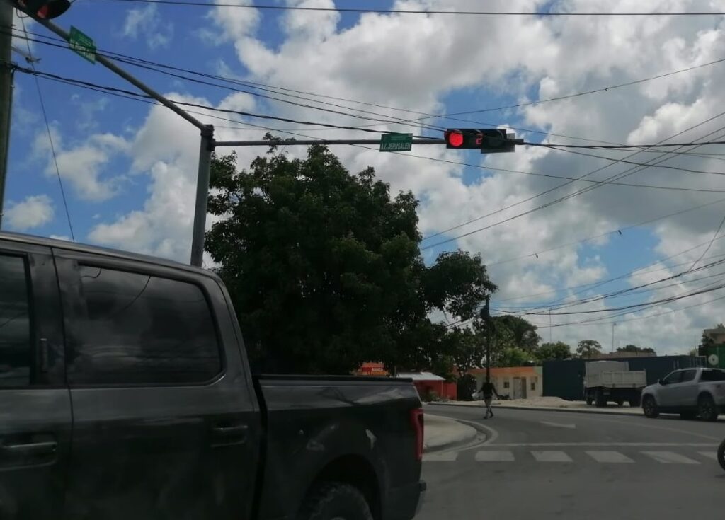 Cruce Domingo Maíz, Verón